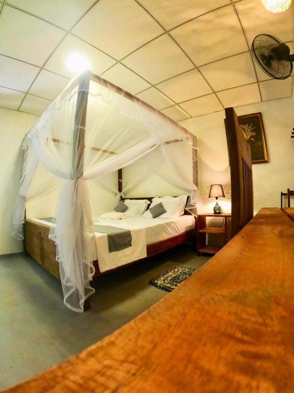 Ostello Surf Resort Ahangama Kültér fotó
